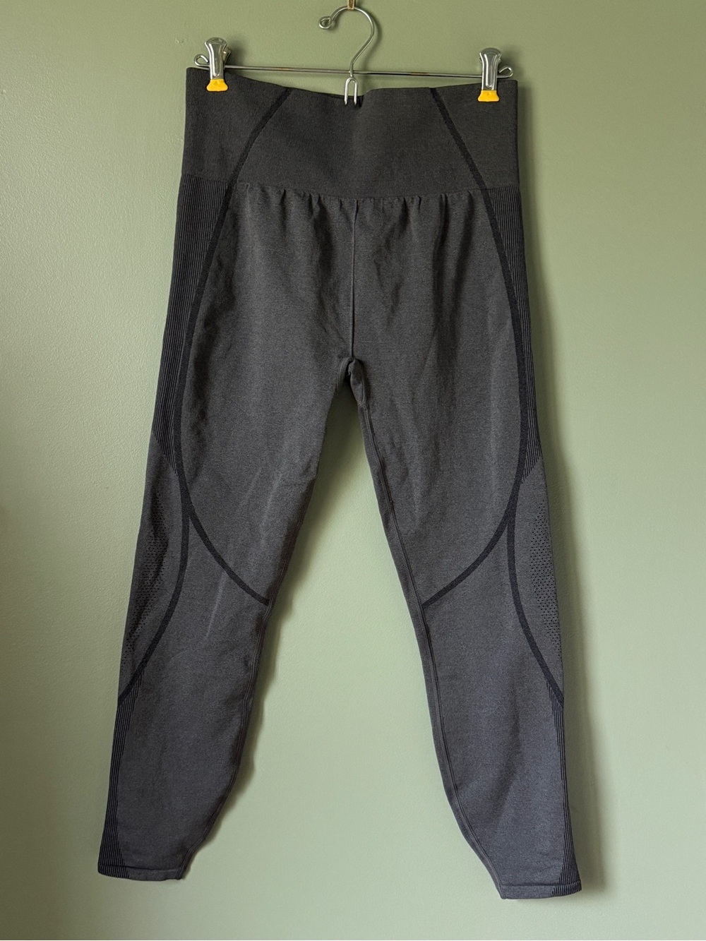 H&M Workout Set - Leggings (M) + Top (L)